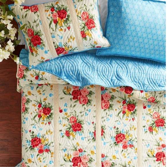 The Pioneer Woman Other - Pioneer Woman Sweet Rose Cotton and Polyester Quilt WITH Pillow Shams King NEW